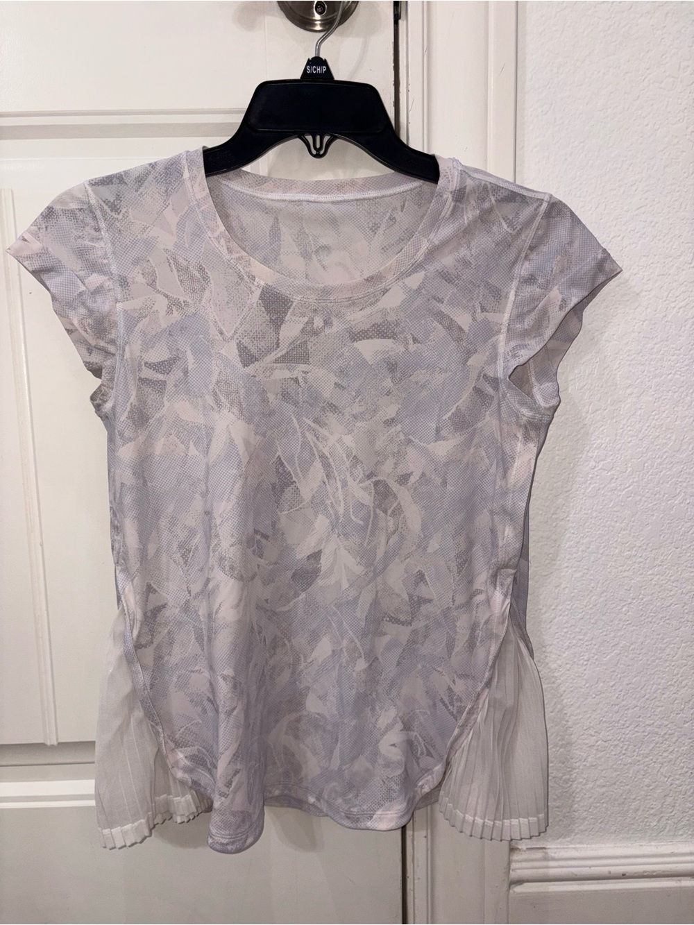 Lululemon Light Gray Printed Cap-Sleeve Women's Top